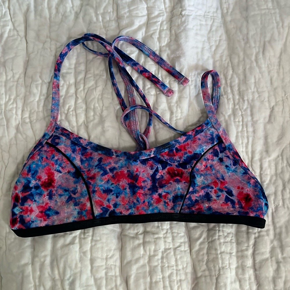 Jolyn Aaron Top
